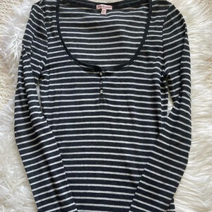 Women’s Juicy Couture striped long sleeve shirt size small